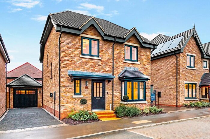 4 Bedroom Detached House For Sale In Hayfield Gardens, Toddington, Dunstable, LU5