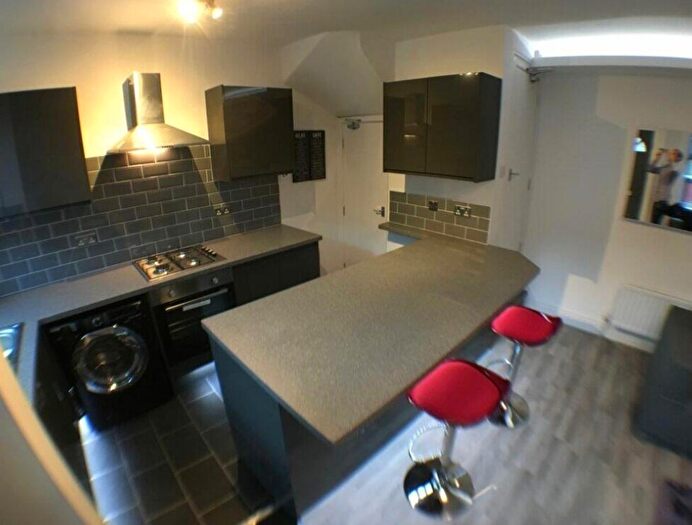 3 Bedroom Terraced House To Rent In Harold Grove, Leeds, West Yorkshire, LS6