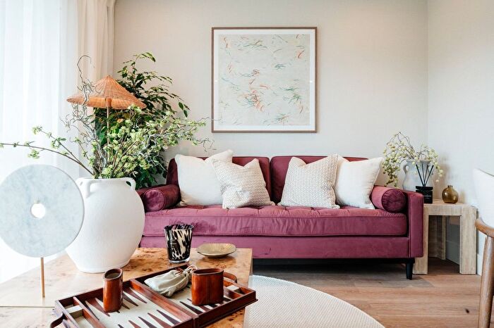 2 Bedroom Flat For Sale In Bow Green, E3