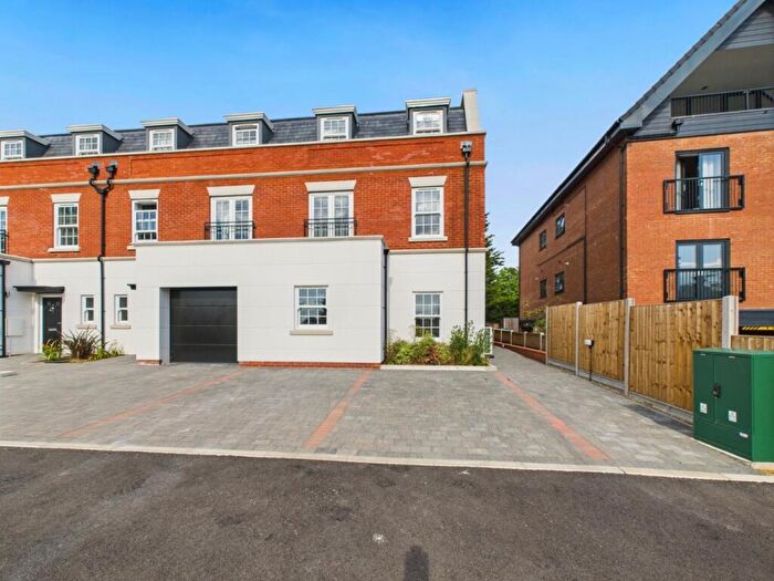 2 Bedroom End Of Terrace House To Rent In North Road, Stevenage, Hertfordshire, SG1