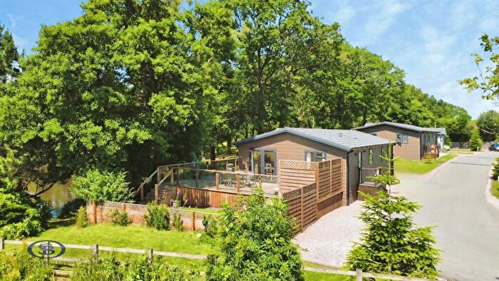 3 Bedroom Park Home For Sale In Ladera, Back Lane, Eaton, CW12