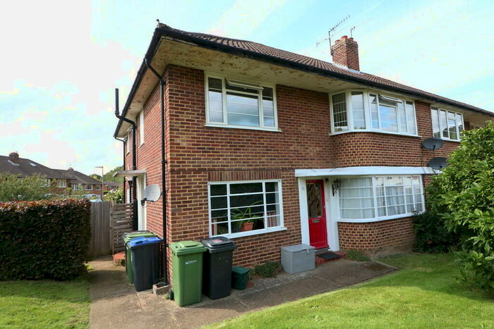 2 Bedroom Maisonette To Rent In Pixham Lane, RH4