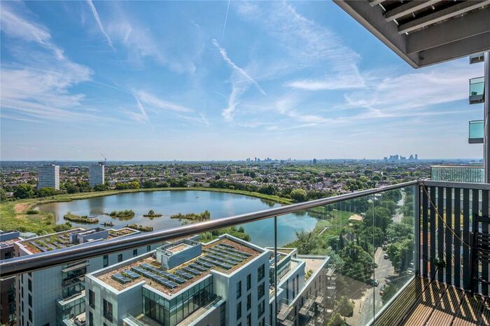 2 Bedroom Flat To Rent In Residence Tower, Woodberry Grove, Islington, London, N4