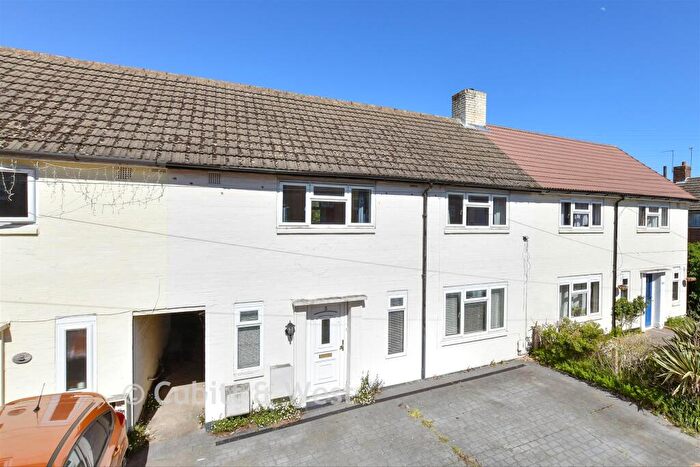 3 Bedroom Terraced House For Sale In Gaveston Road, Leatherhead, Surrey, KT22