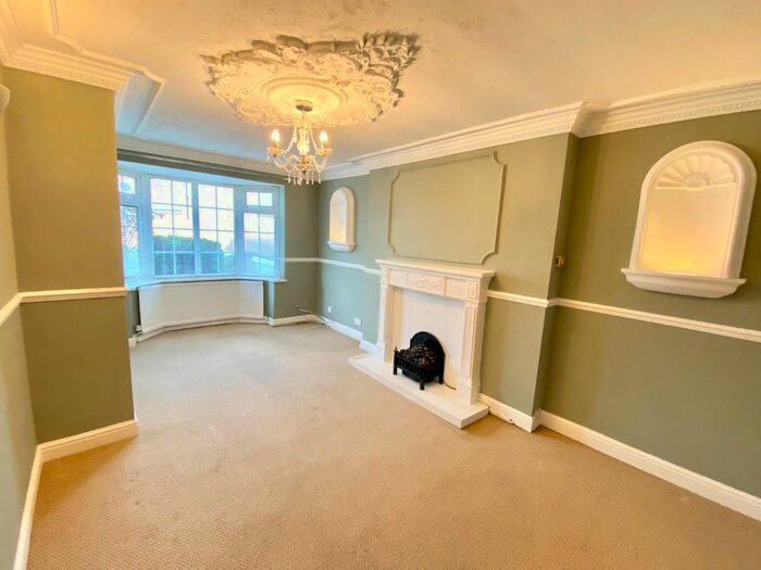 4 Bedroom SemiDetached Bungalow To Rent In Kirkcroft, Wigginton, York