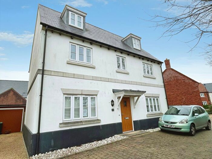 5 Bedroom Detached House For Sale In Kingfisher Drive, Upton, Poole, BH16