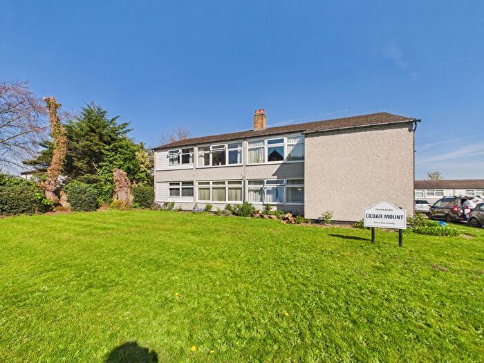 3 Bedroom Flat For Sale In Mottingham Lane, London, Greater London, SE9