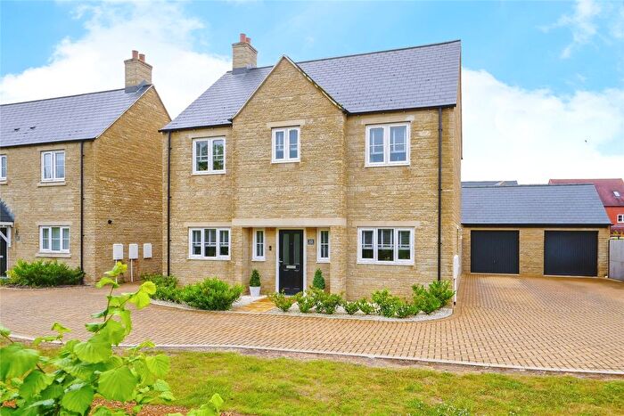 4 Bedroom Detached House For Sale In Lavender Road, Ambrosden, Bicester, Oxfordshire, OX25