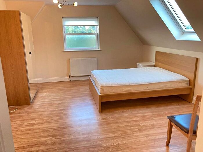 Studio To Rent In Ealing Broadway East, W5