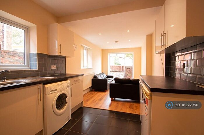 4 Bedroom Terraced House To Rent In Milton Road, Southampton, SO15
