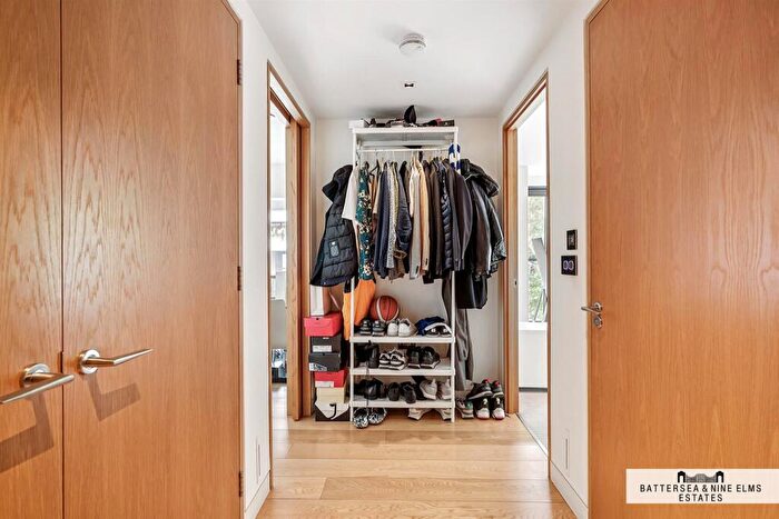 1 Bedroom Apartment For Sale In Roman House, Wood Street, EC2Y