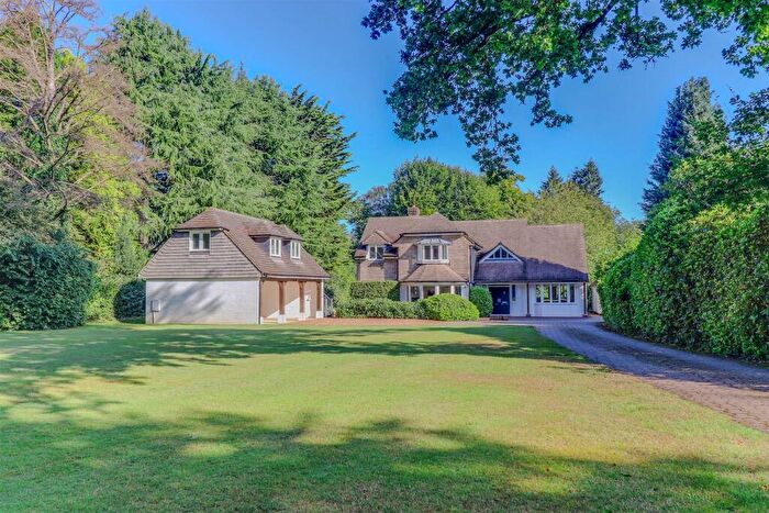 6 Bedroom House To Rent In Mark Way, Godalming, GU7