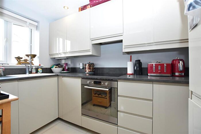 2 Bedroom Semi Detached House For Sale In Hornbeam Road, Bicester, OX26