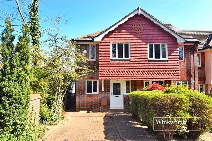 2 Bedroom End Of Terrace House To Rent In The Retreat, Cheam Common Road, Worcester Park, KT4