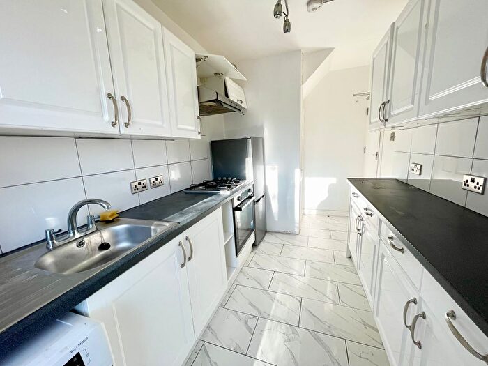 4 Bedroom Terraced House To Rent In Pasteur Gardens, London, N18