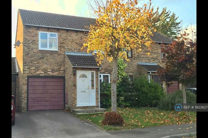 3 Bedroom Semi-Detached House To Rent In Sellafield Way, Reading, RG6