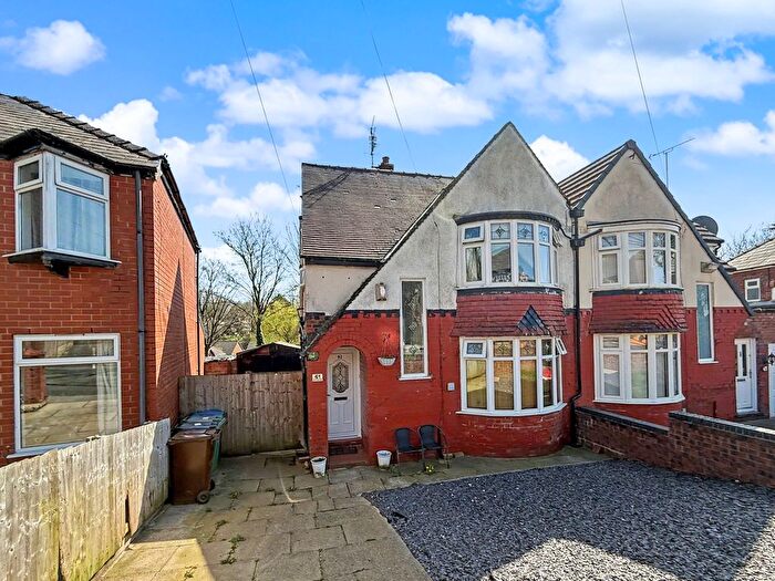 3 Bedroom Semi Detached House For Sale In Agecroft Road West, Prestwich, M25