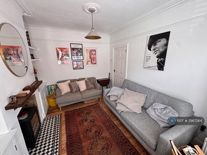3 Bedroom Terraced House To Rent In Hitchin Road, Luton, LU2