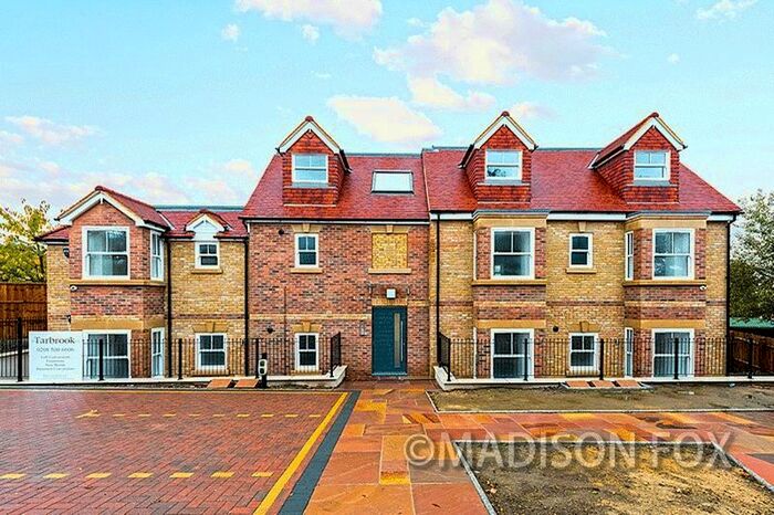 3 Bedroom Flat To Rent In Whitehall Road, Woodford Green, IG8