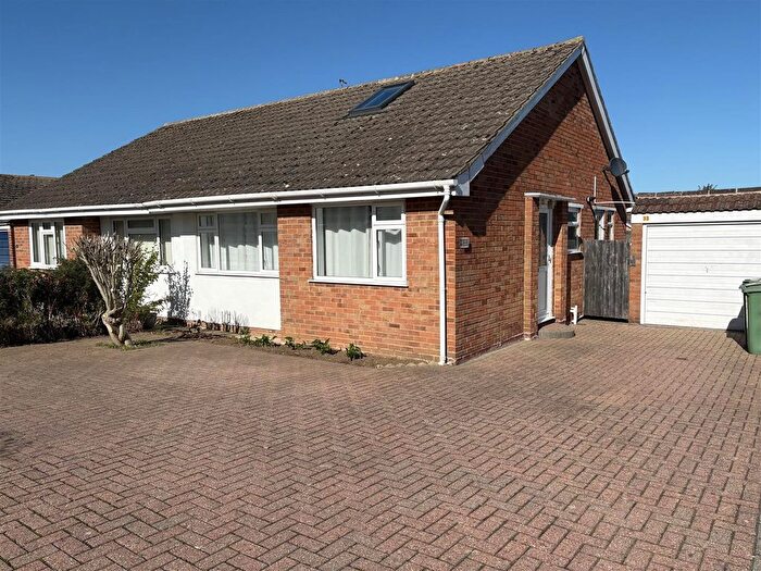 3 Bedroom Bungalow To Rent In Froyle Close, Maidstone, ME16