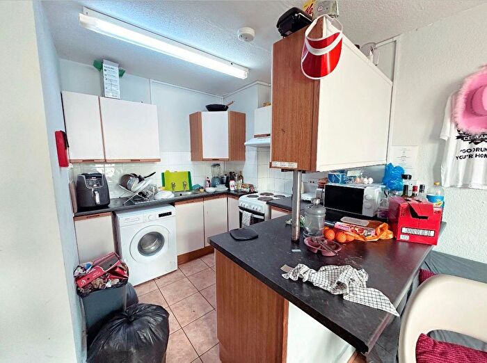 5 Bedroom Property To Rent In Bullingdon Road, Oxford, OX4