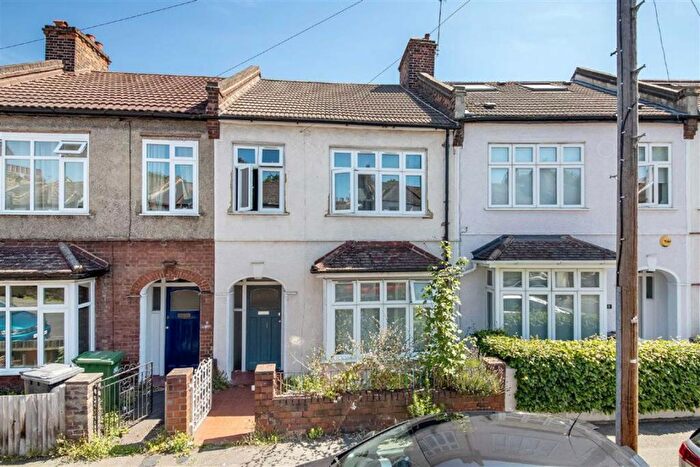 3 Bedroom Semi-Detached House To Rent In Fernbrook Crescent, Lewisham, SE13