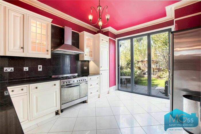 4 Bedroom Detached House To Rent In Clifton Road, Finchley, N3