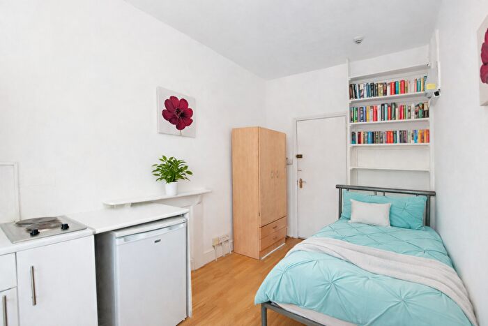 1 Bedroom Flat To Rent In Oakley Street, London, SW3