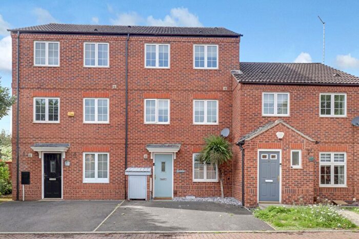 4 Bedroom Terraced House For Sale In Highbury Avenue, Nottingham, NG6