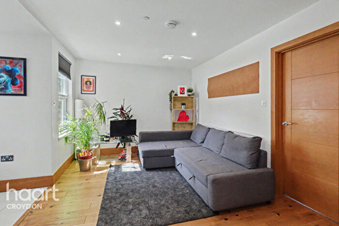 1 Bedroom Block Of Apartments For Sale In Selsdon Road, South Croydon, CR2