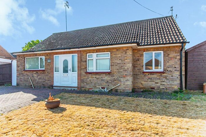 2 Bedroom Detached Bungalow For Sale In Oundle Road, Thrapston, Kettering, NN14