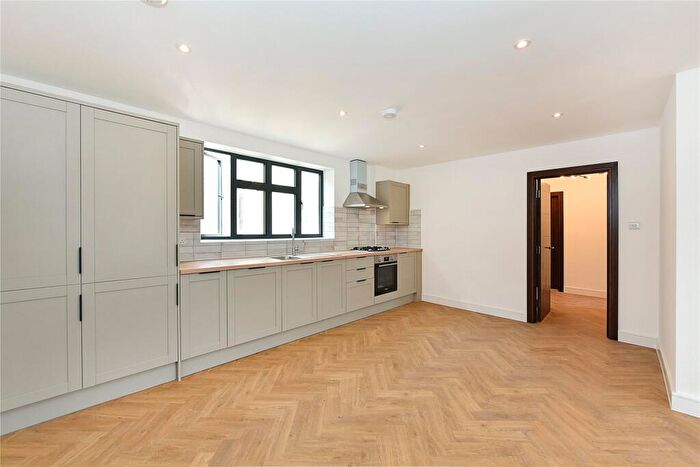 2 Bedroom Flat To Rent In Plumstead High Street, Plumstead, London, SE18