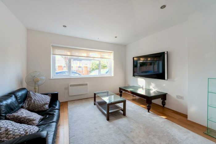 1 Bedroom Maisonette To Rent In Coombe Lane West, Coombe, Kingston Upon Thames, KT2