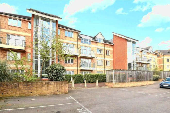 2 Bedroom Apartment To Rent In Branagh Court, Reading, Berkshire, RG30