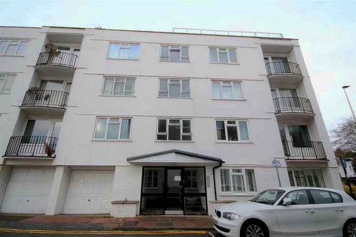 2 Bedroom Flat To Rent In Hyde Road, Eastbourne, BN21
