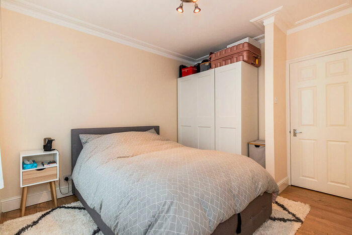 1 Bedroom Flat To Rent In Maple Road, Surbiton, KT6