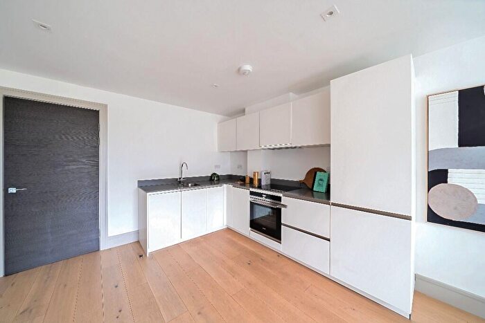 1 Bedroom Apartment To Rent In Zenith House, London, N15