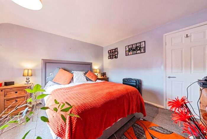 3 Bedroom End Of Terrace House For Sale In Chatsworth Road, Newark, NG24