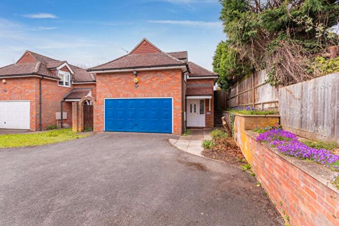 3 Bedroom Detached House For Sale In Courthouse Road, Maidenhead, SL6