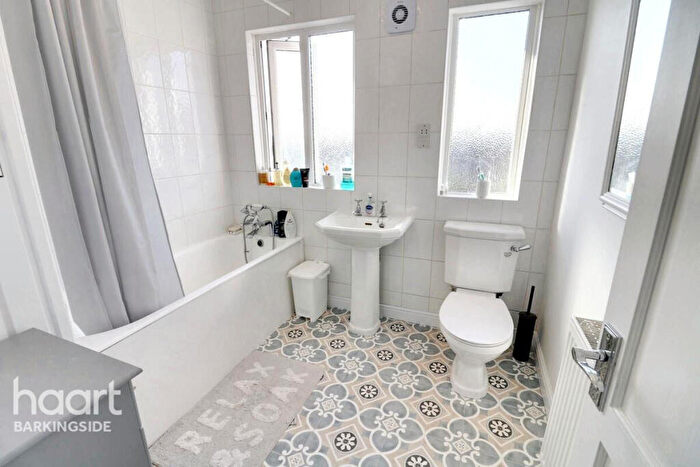 3 Bedroom Semi-Detached House For Sale In Herent Drive, Clayhall, IG5