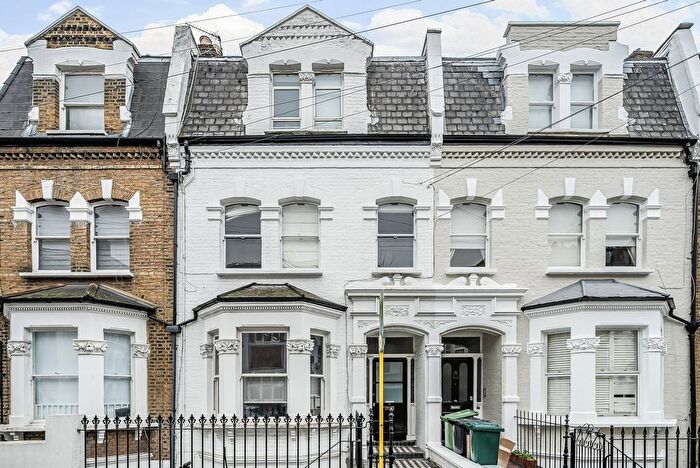 1 Bedroom Flat For Sale In Chesilton Road, Parsons Green, London, SW6