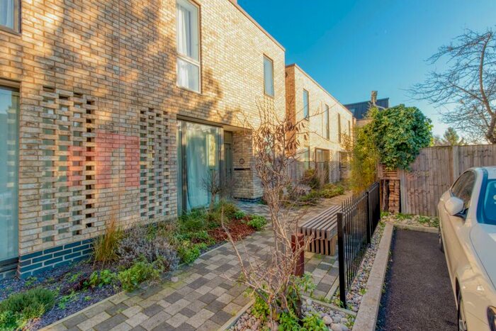 4 Bedroom House To Rent In Phyllis Pearse Mews, London, SE25