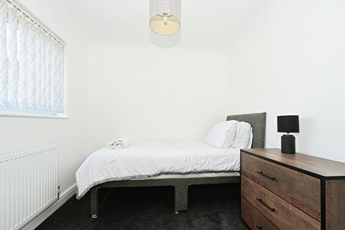 3 Bedroom Terraced House For Sale In Greenham Walk, Swindon, SN3