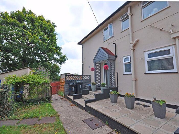 2 Bedroom Flat For Sale In Outstanding Apartment, Brynglas Close, Newport, NP20