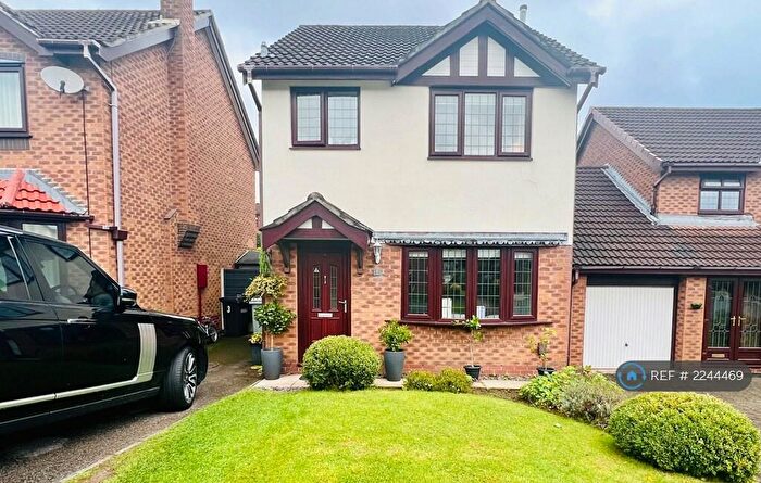 3 Bedroom Detached House To Rent In Thetford Close, Macclesfield, SK10