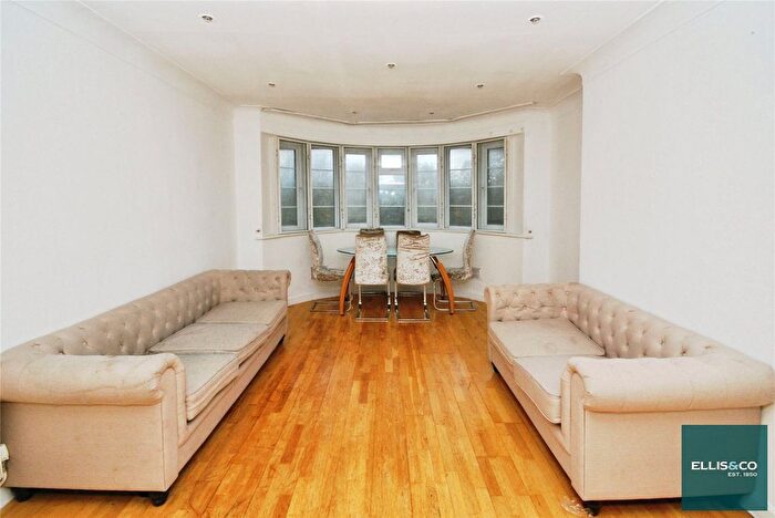 2 Bedroom Flat For Sale In Beaufort Park, Hampstead Garden Suburb, NW11