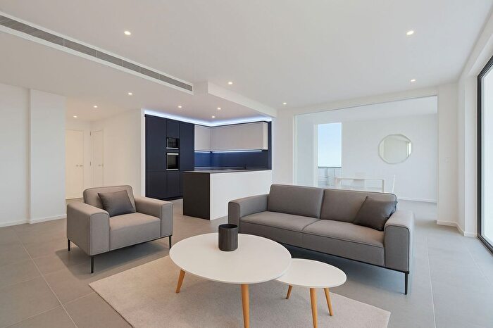 2 Bedroom Flat For Sale In Tower Hamlets, London, E14