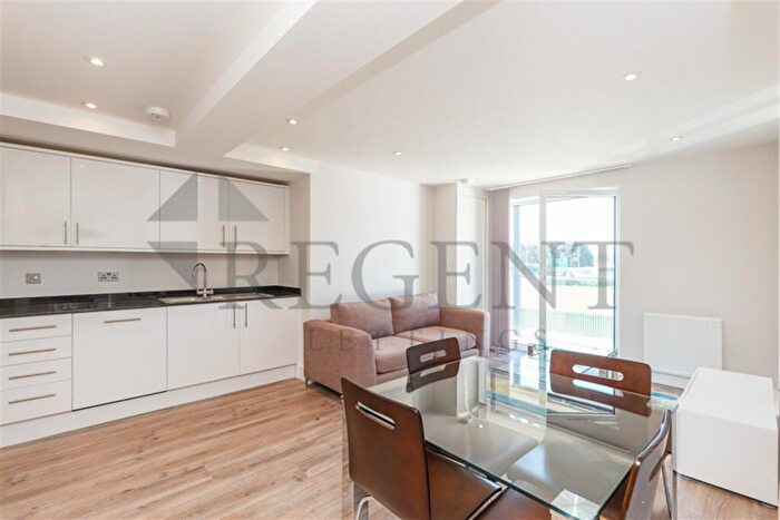 2 Bedroom Apartment To Rent In Willow Court, Cambridge Road, KT1