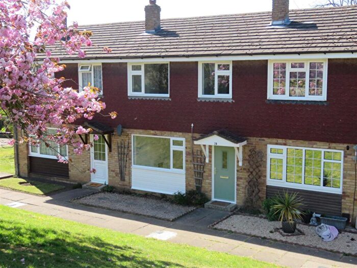 3 Bedroom House To Rent In Willowdene Close, New Milton, BH25