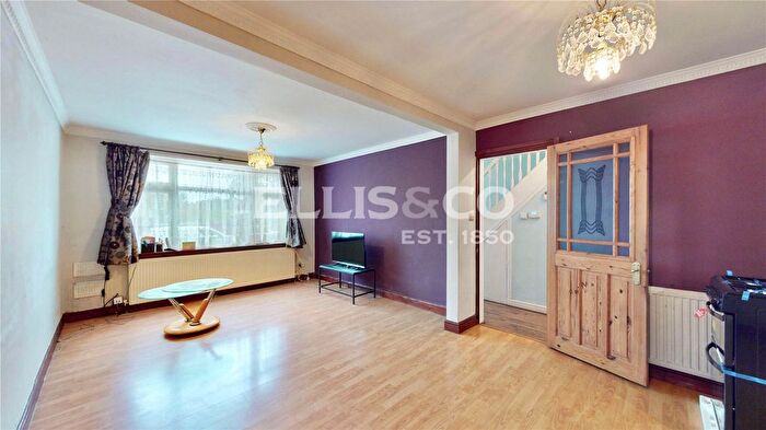 4 Bedroom Terraced House To Rent In Links Road, London, NW2